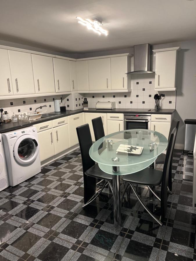 The Farm House Modern Spacious 2 Bedroom Home At Tong Road Leeds Perfect For Contractors Free Secure Parking Pudsey Zewnętrze zdjęcie